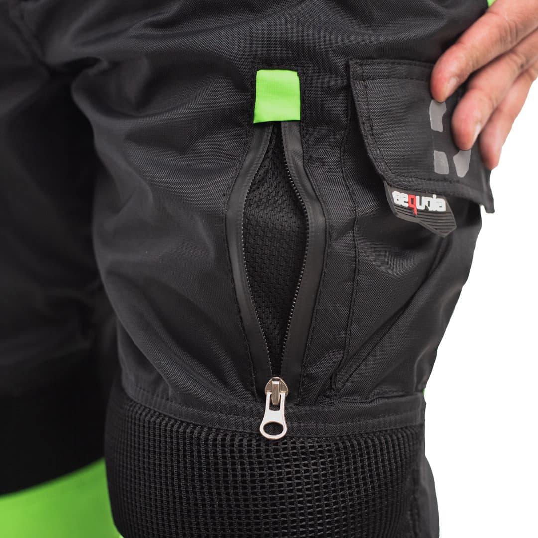 Pantalón GAS GREEN, Protección Rodillas Certificadas Removibles, Impermeable tallas disponibles - Bogota Colombia