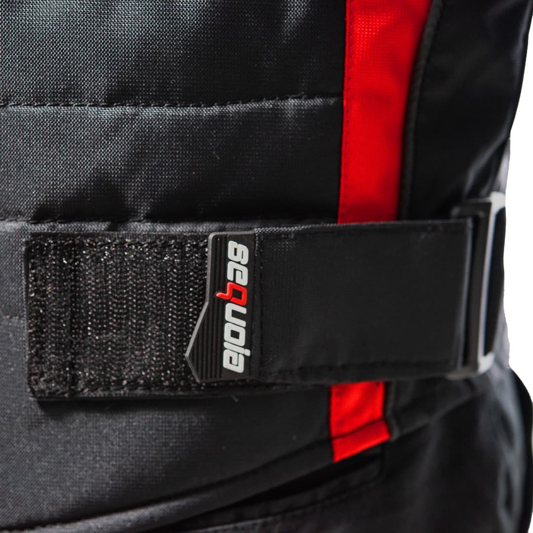 Chaqueta Carrera Red - Antifricción, Protecciones Certificadas e Impermeable detalle material - Antifriccion impermeable