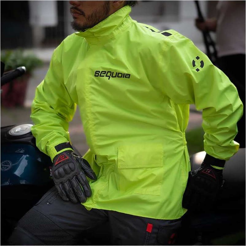 Chaqueta Hydra Impermeable Tipo Touring vista lateral equipamiento moto