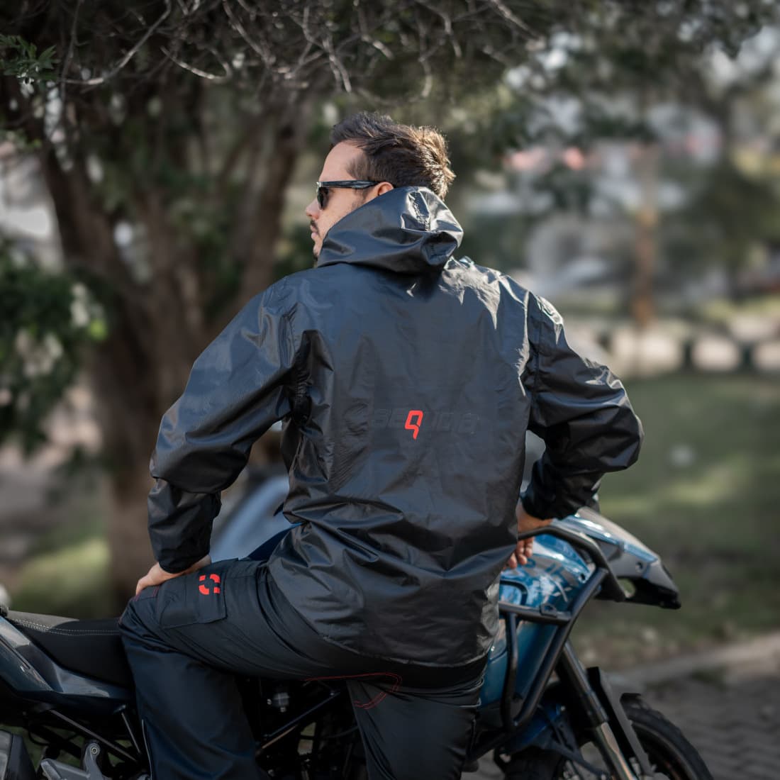 Chaqueta Reflectiva Doble Faz Gris Plata impermeable de Moto para Mujer y Caballeros
