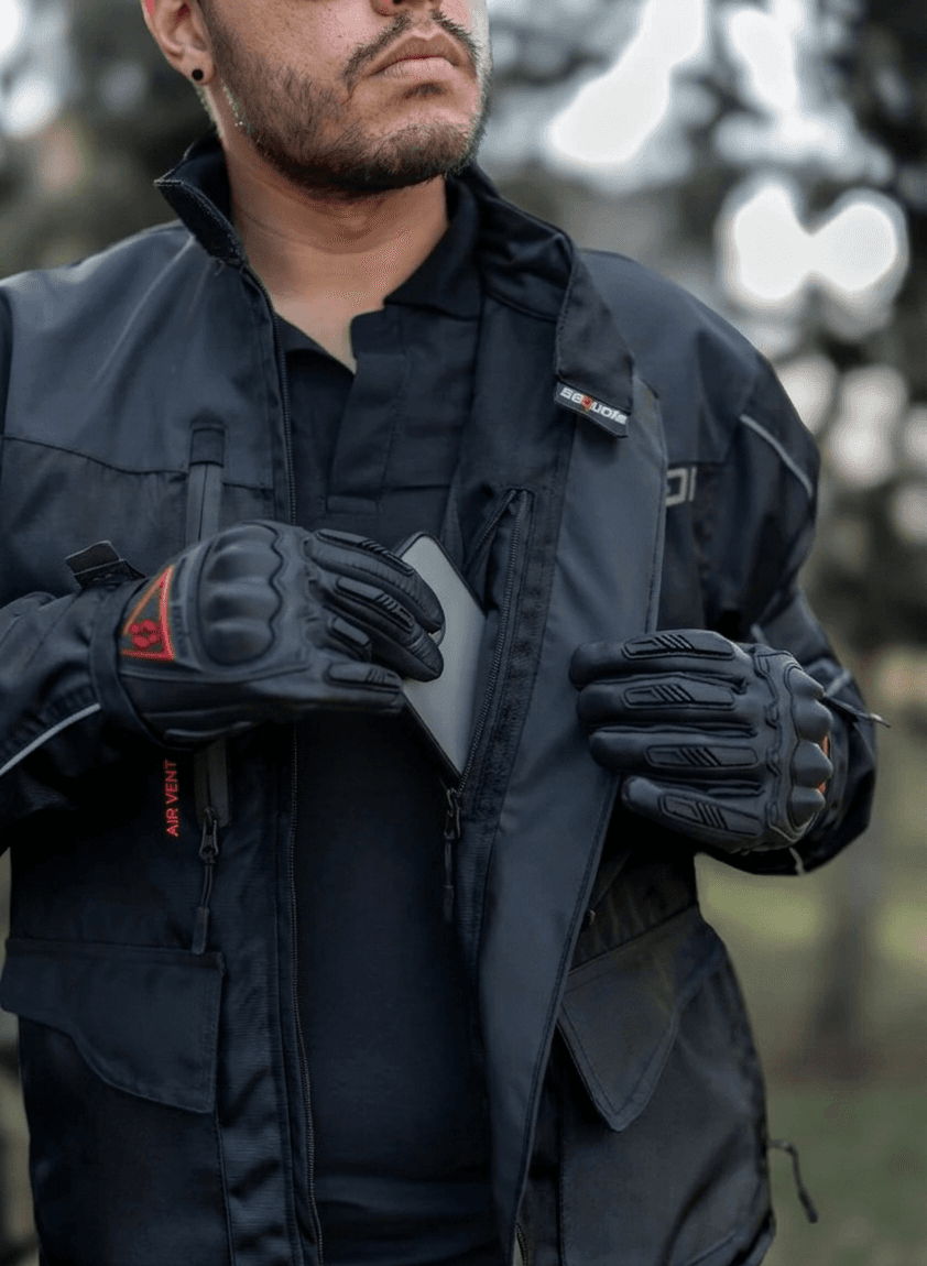 Chaqueta Sahara Negra - Protecciones Certificadas - 100% Impermeable