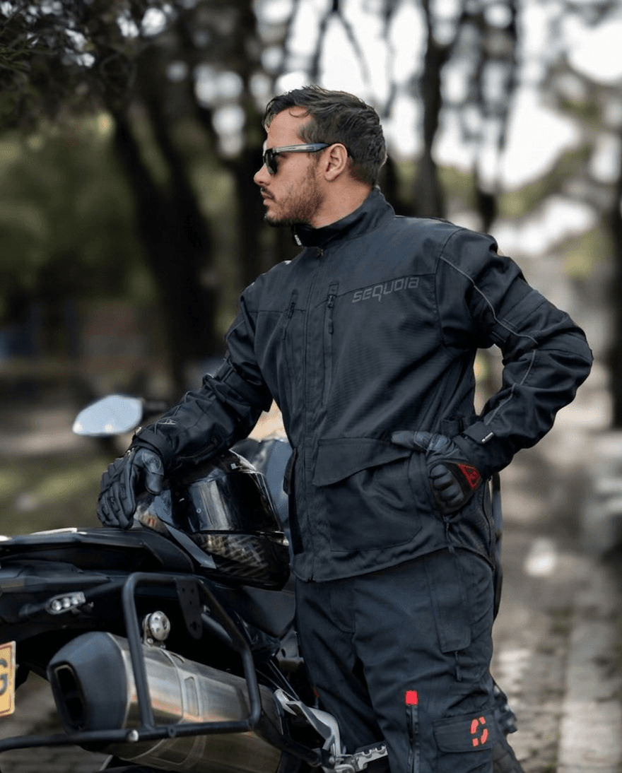Chaqueta Sahara Negra - Protecciones Certificadas - 100% Impermeable