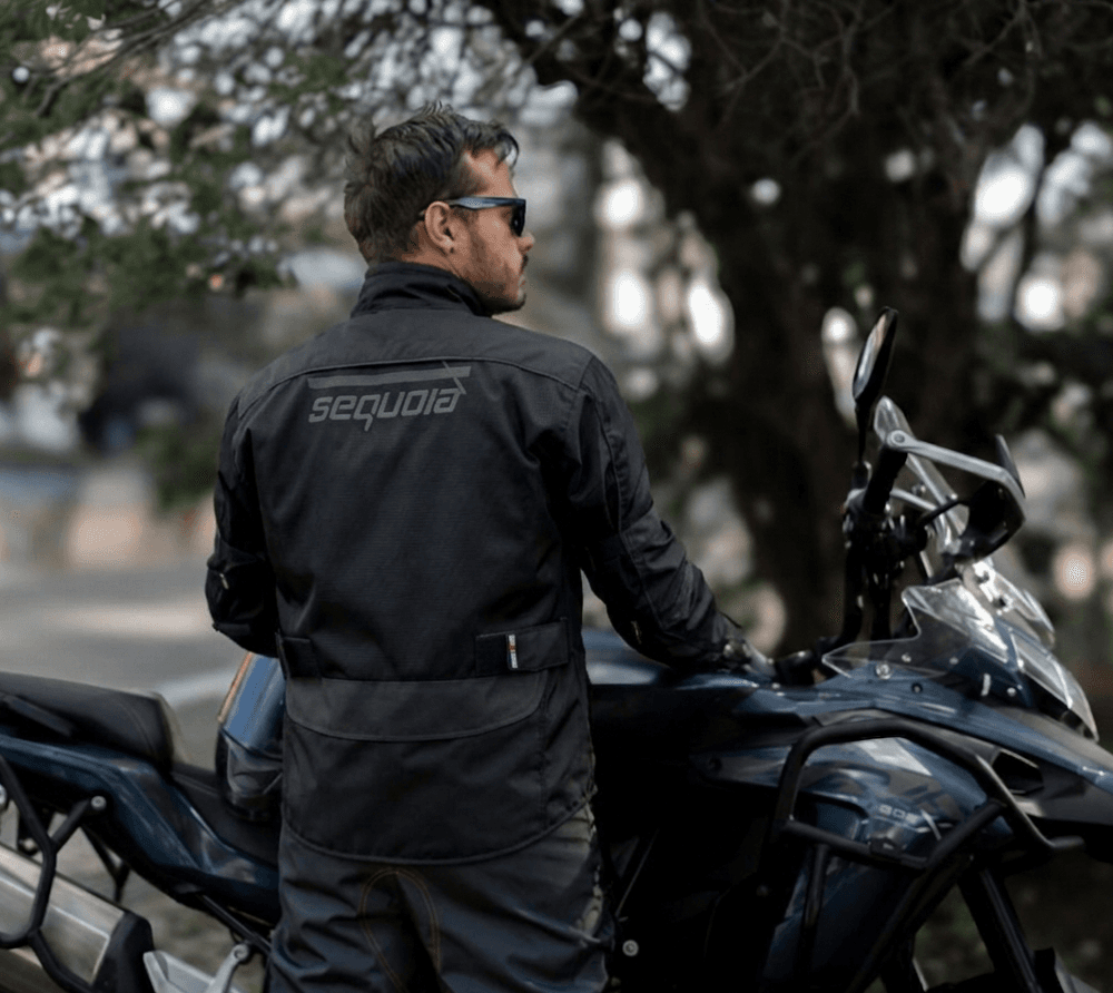 Chaqueta Sahara Negra - Protecciones Certificadas - 100% Impermeable
