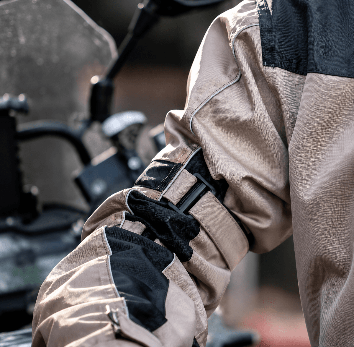 Chaqueta Sahara - Protecciones Certificadas - 100 % Impermeable