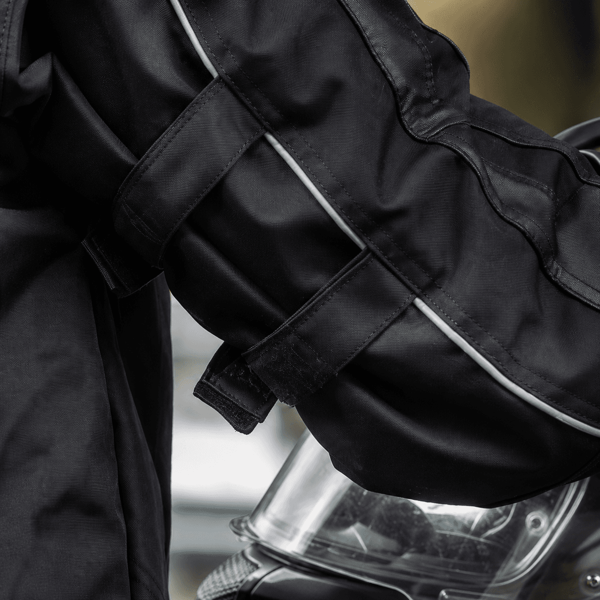 Chaqueta TT - Protecciones Removibles Certificadas 100 Impermeable.