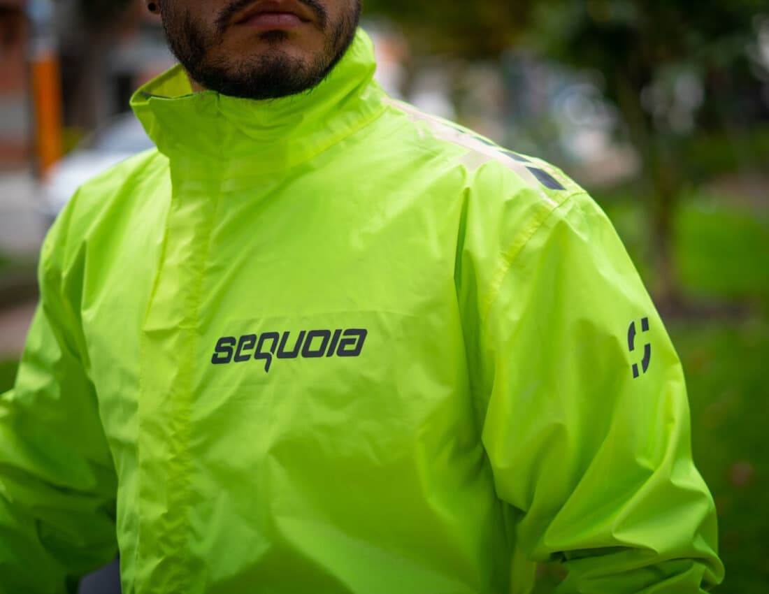 Combo Hydra impermeable zapatones forro morral para motociclista