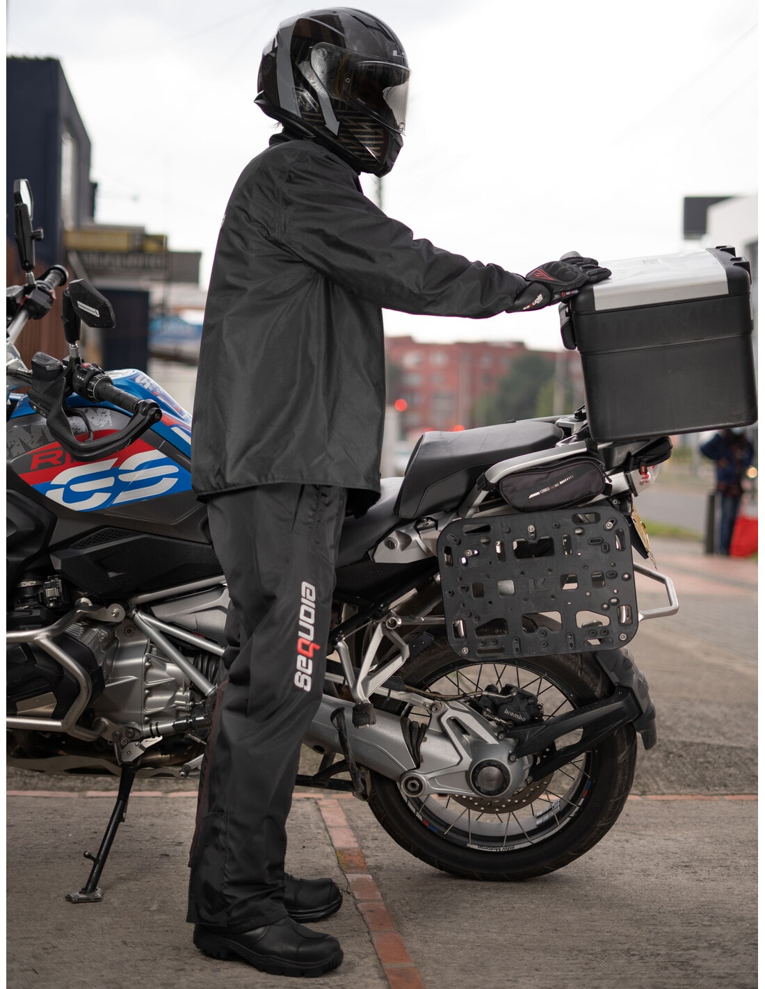 Traje Impermeable para Moto tipo Sudadera CON FORRO DE SILICON INTERNA