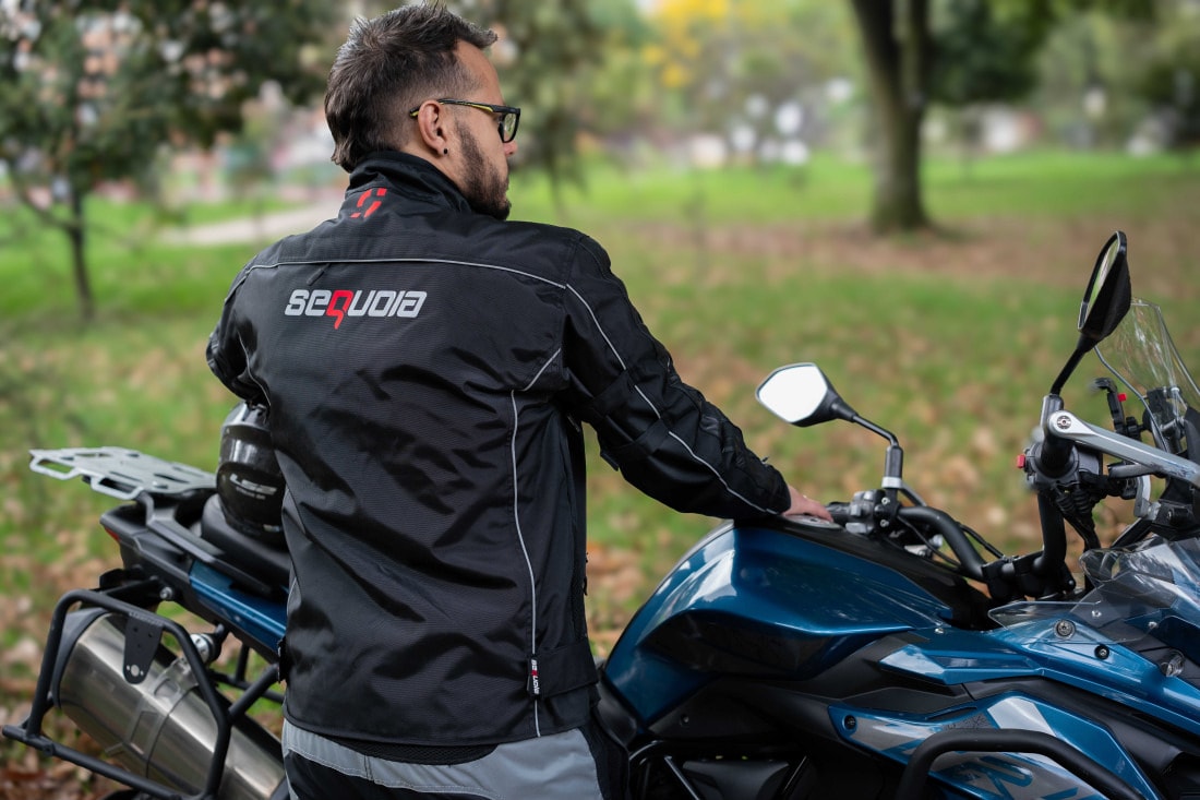Chaqueta TT - Protecciones Removibles Certificadas 100 Impermeable.
