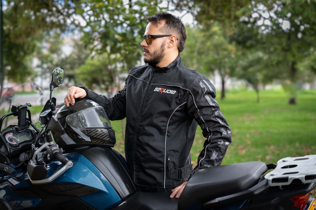 Chaqueta TT - Protecciones Removibles Certificadas 100 Impermeable.